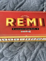 Vând joc Remi 2-4 jucători, set întreg, nefolosit 
