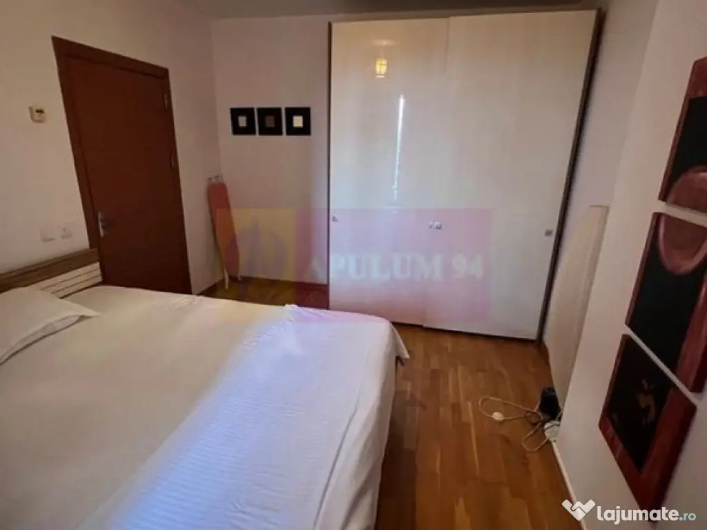 Vanzare apartament de 2 camere in zona Decebal adiacent