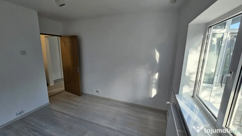 REPUBLICII-Brezeanu- 2cam, cf1, dec, 3/4, G,F,T - 79000 euro