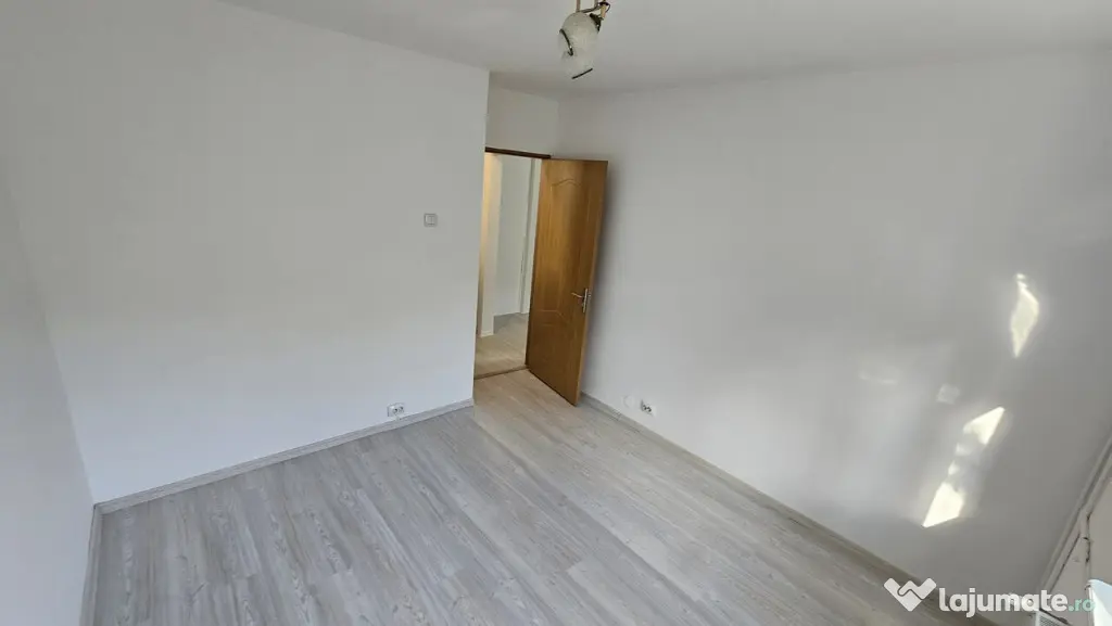 REPUBLICII-Brezeanu- 2cam, cf1, dec, 3/4, G,F,T - 79000 euro