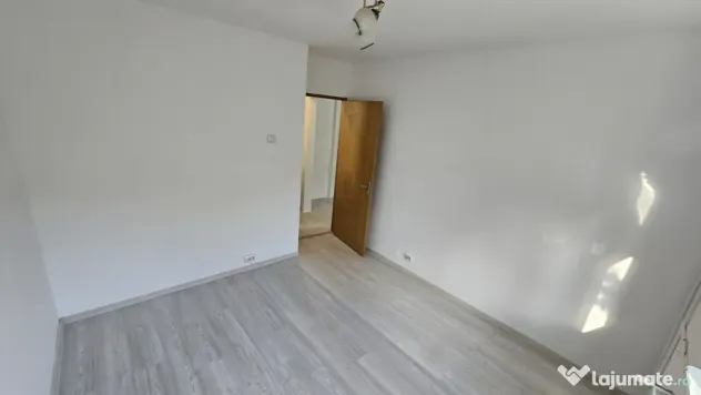 REPUBLICII-Brezeanu- 2cam, cf1, dec, 3/4, G,F,T - 79000 euro