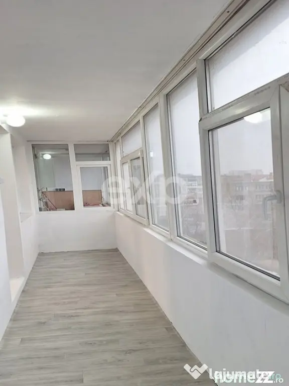 De vânzare apartament 2 camere, - Constanța - centru - B-d