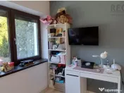 Apartament 4 camere cu curte proprie,la casa 