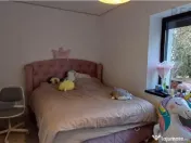 Apartament 4 camere cu curte proprie,la casa 