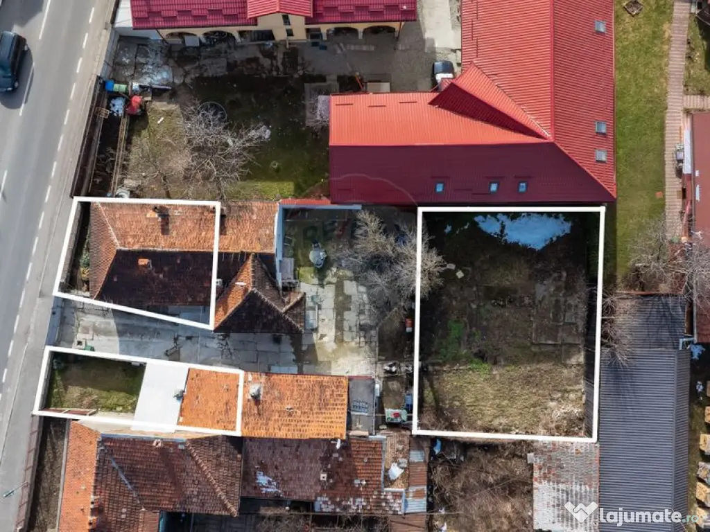 Casă cu două corpuri+teren 230 mp De Vanzare, Strada Ca...