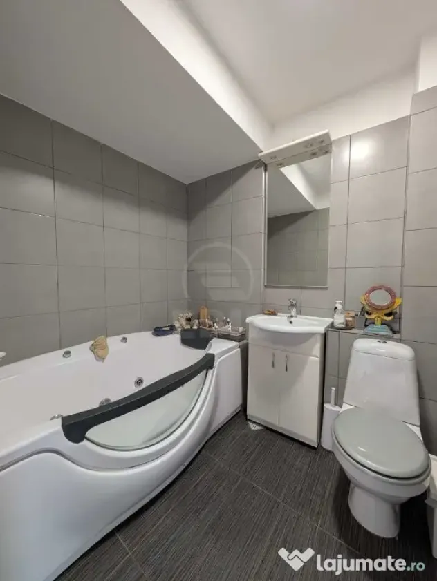CPMISION 0 Apartament 2 camere semidecomandat zona Stejarului