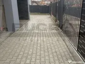 Casa cuplata, 115 mp, teren 495 mp, garaj, Dezmir 