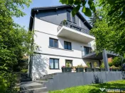 FILM! Vila de poveste, in centrul Brasovului, pe Drumul Ceta 