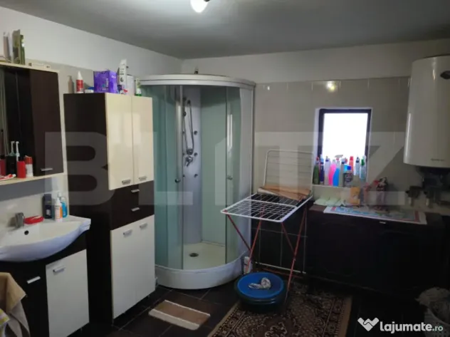Gospodarie deosebita, casa de locuit, spatiu comercial, 155