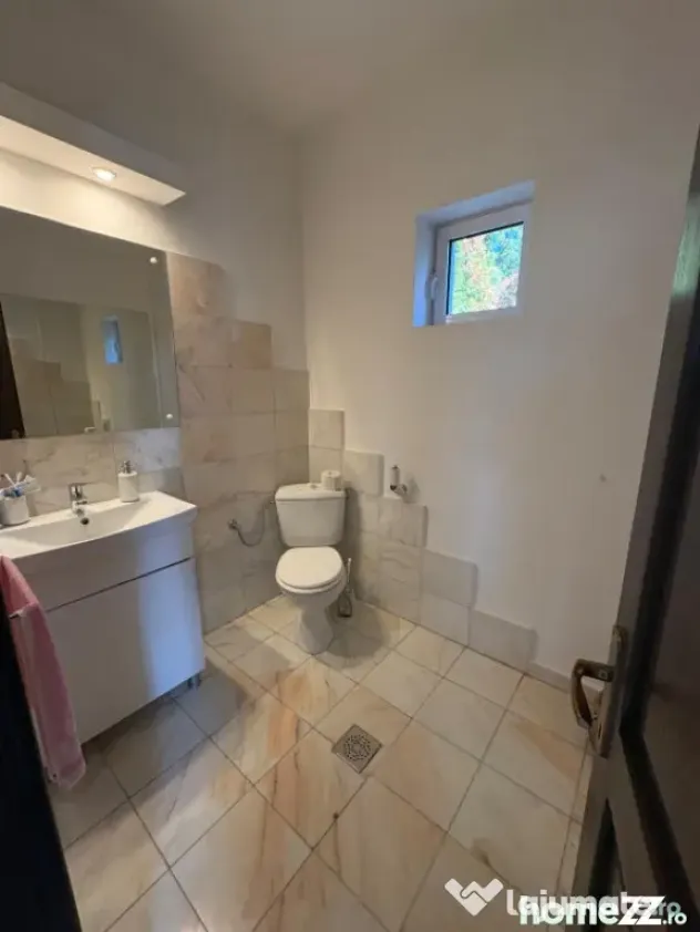 Vilă D+P+M cu piscină și saună, 5 camere, 290 mp, teren - Baia Mare (Maramures)