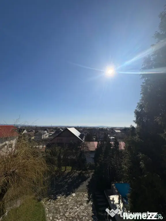 Vilă D+P+M cu piscină și saună, 5 camere, 290 mp, teren - Baia Mare (Maramures)