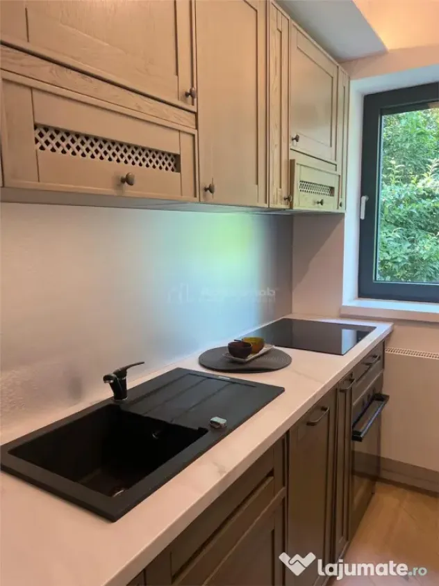 2 Camere, Lux, Cortina Academy, 3 min Metrou Academia Milita