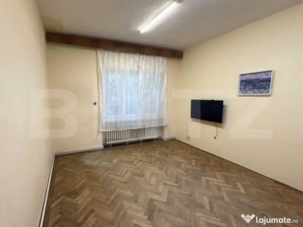 Apartament cu 5 camere, 143 mp, zona Centrala
