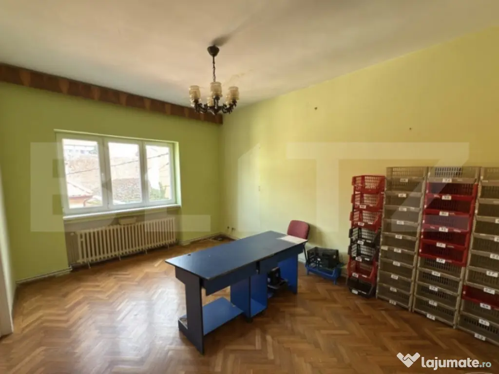 Apartament cu 5 camere, 143 mp, zona Centrala