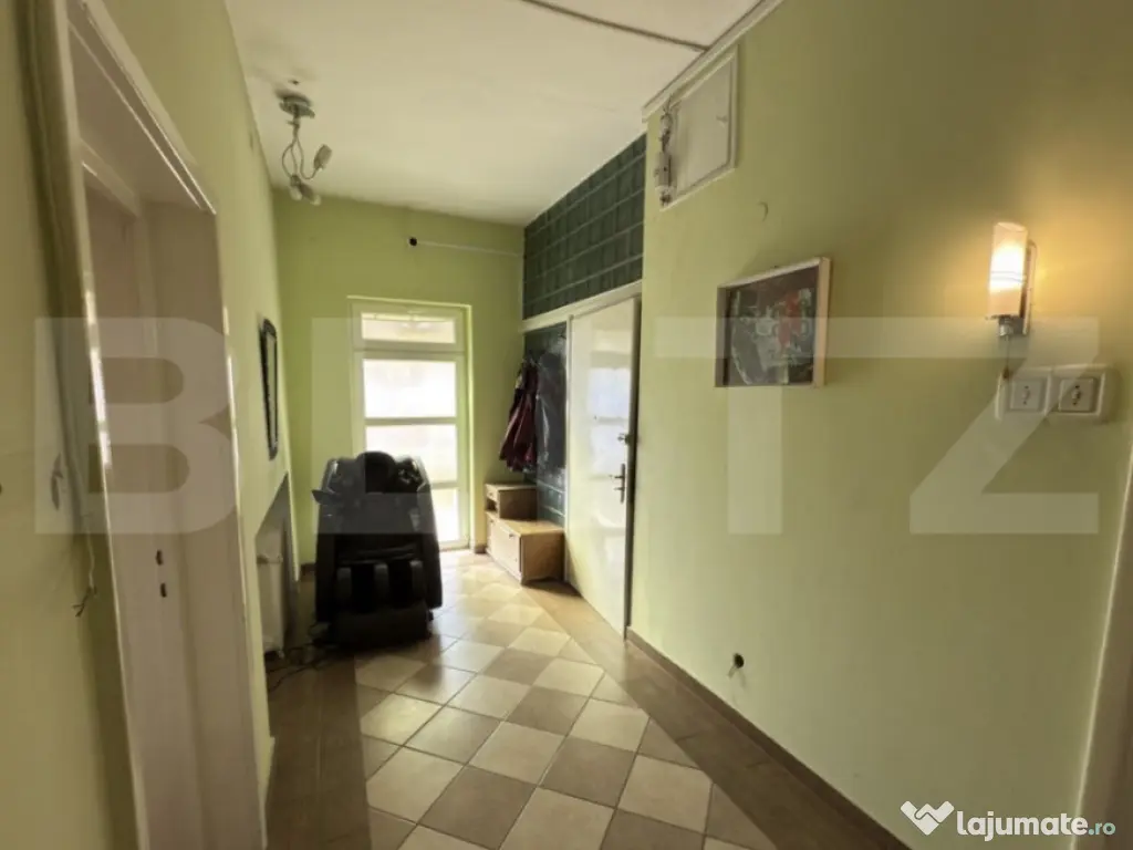 Apartament cu 5 camere, 143 mp, zona Centrala