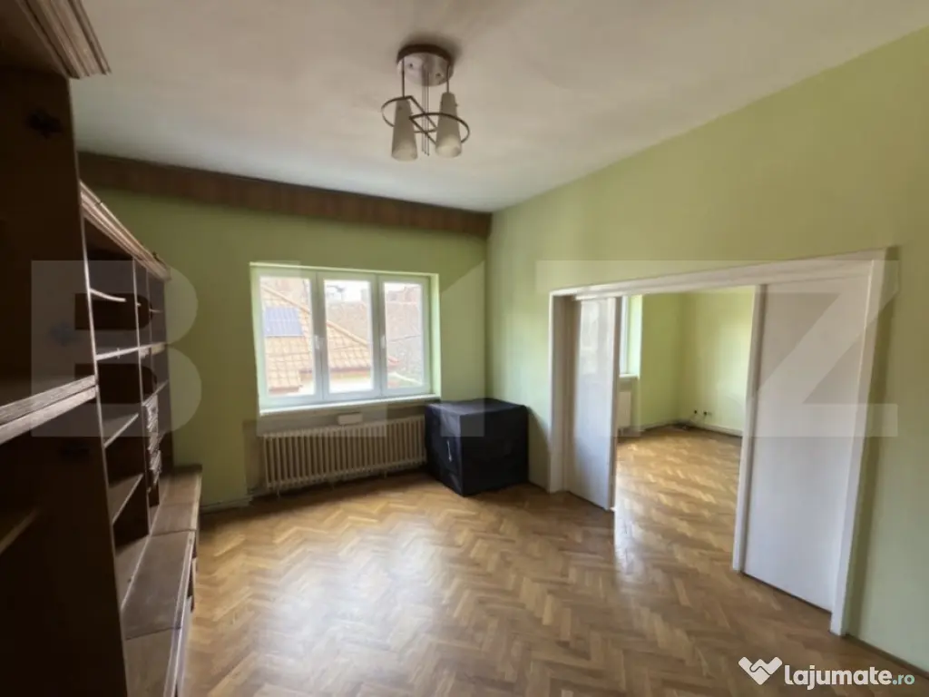 Apartament cu 5 camere, 143 mp, zona Centrala