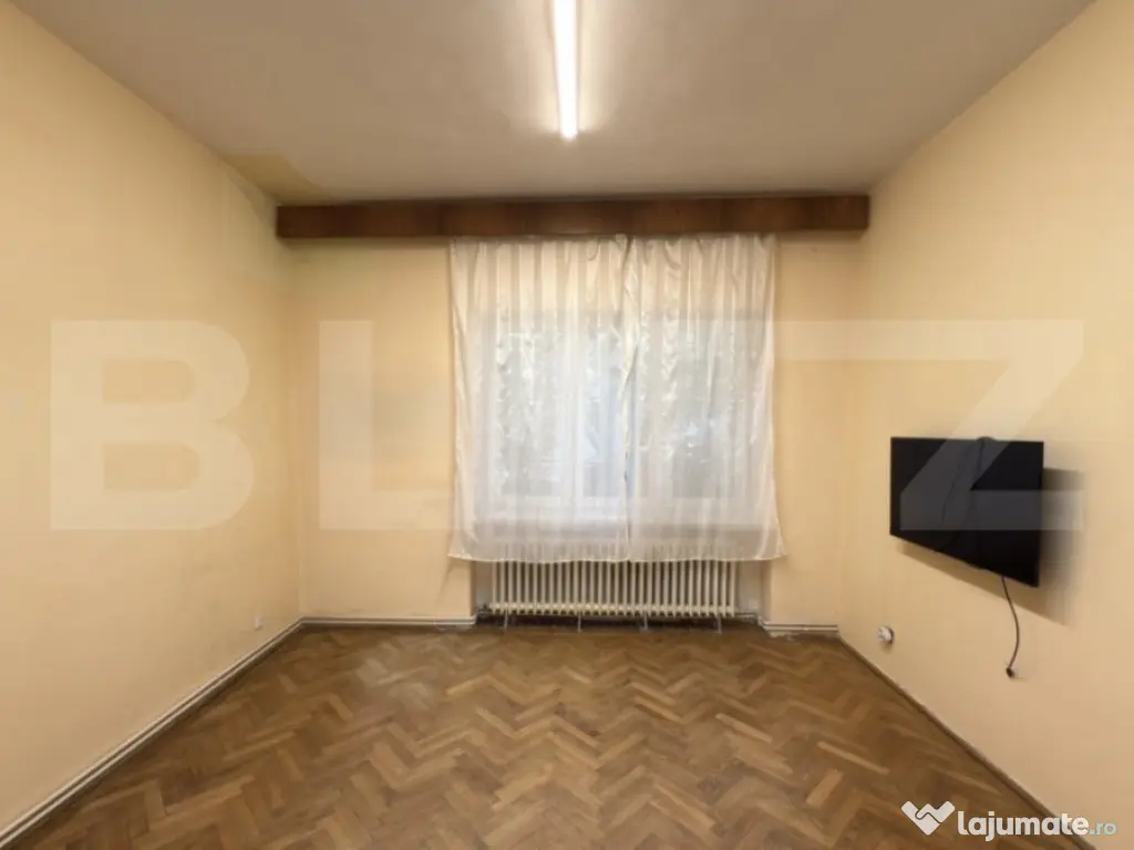 Apartament cu 5 camere, 143 mp, zona Centrala