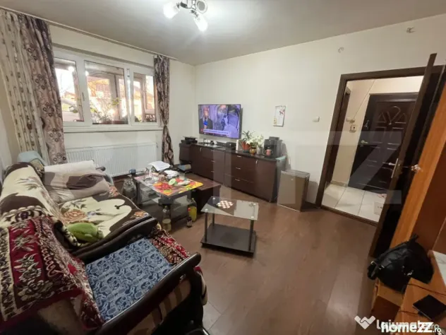 Apartament 2 camere parter – centrală proprie, bloc de c?