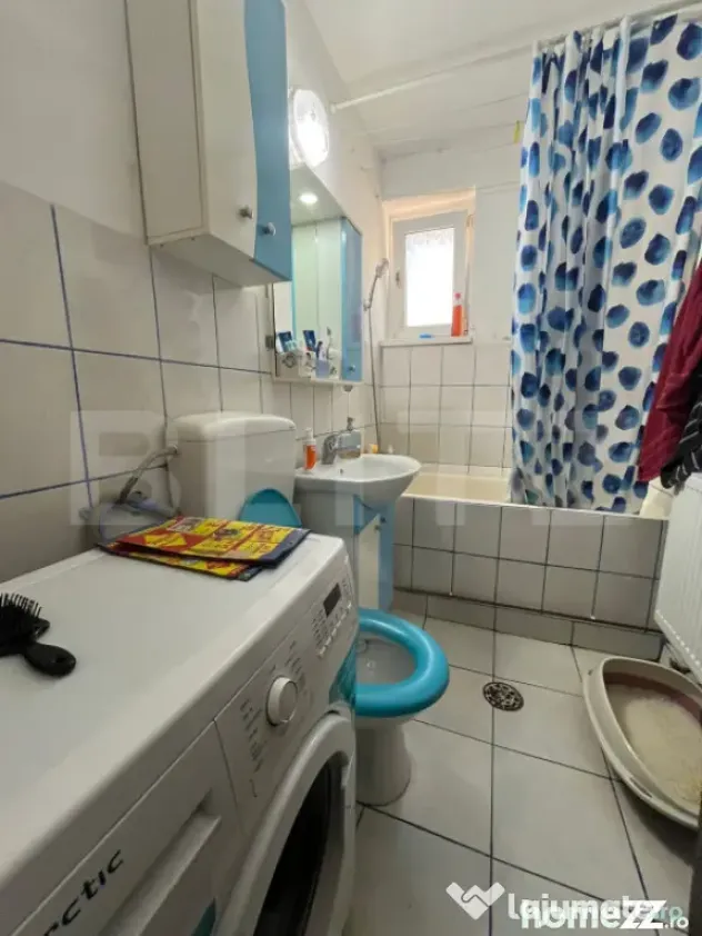 Apartament 2 camere parter – centrală proprie, bloc de c?
