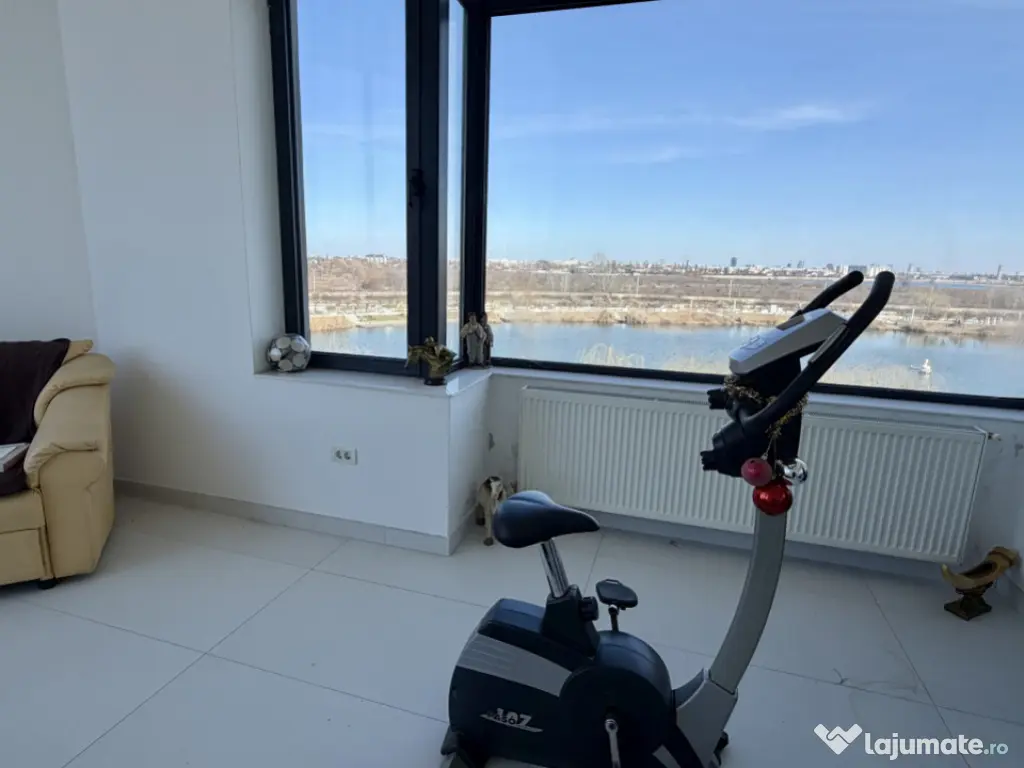 Resedinta excusivista ieșire lac, 582 mp, 550 mp teren, Ros