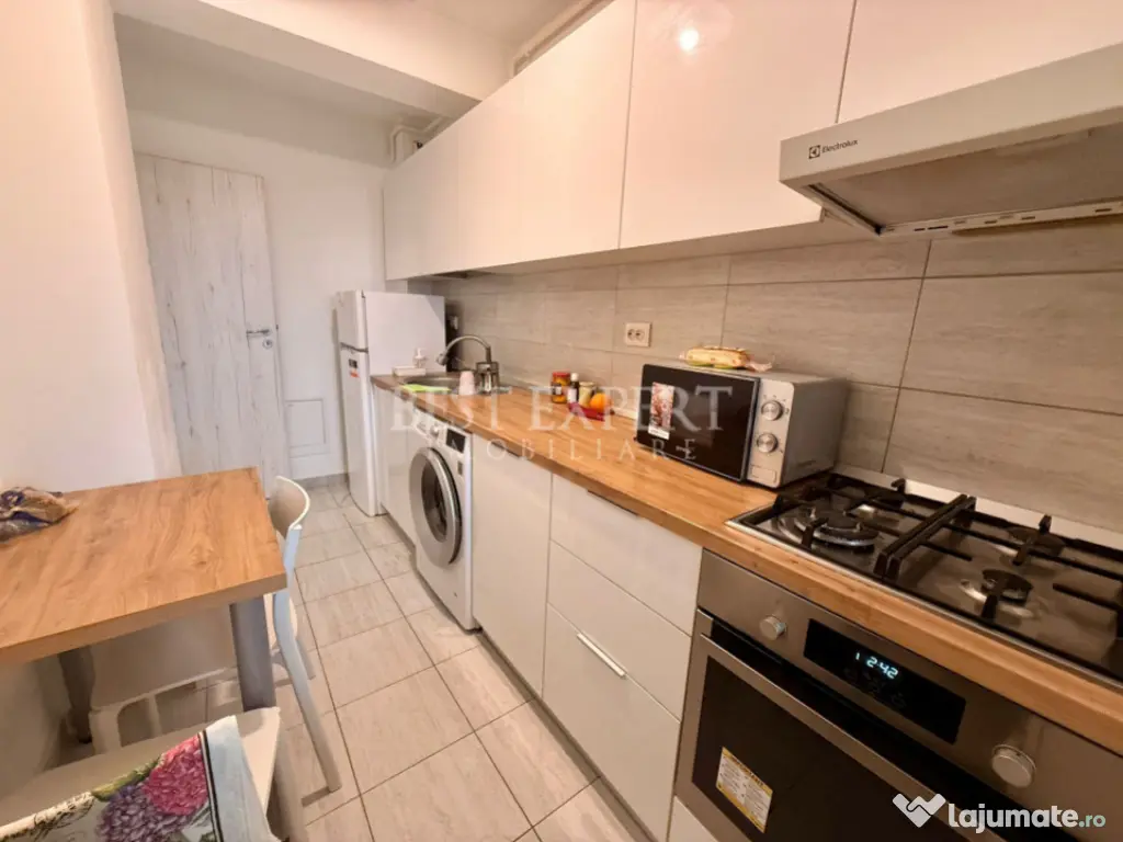 Garsoniera complet mobilata si utilata cu Parcare Inclusa |