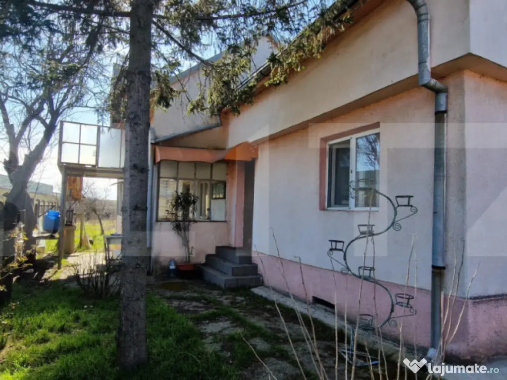 OCAZIE! Casa Ghercesti, 748mp teren intravilan - 12km de Cra