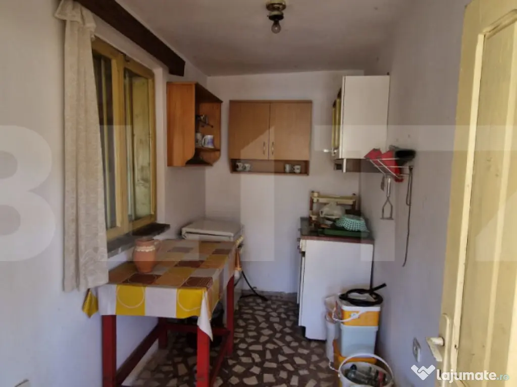 OCAZIE! Casa Ghercesti, 748mp teren intravilan - 12km de Cra