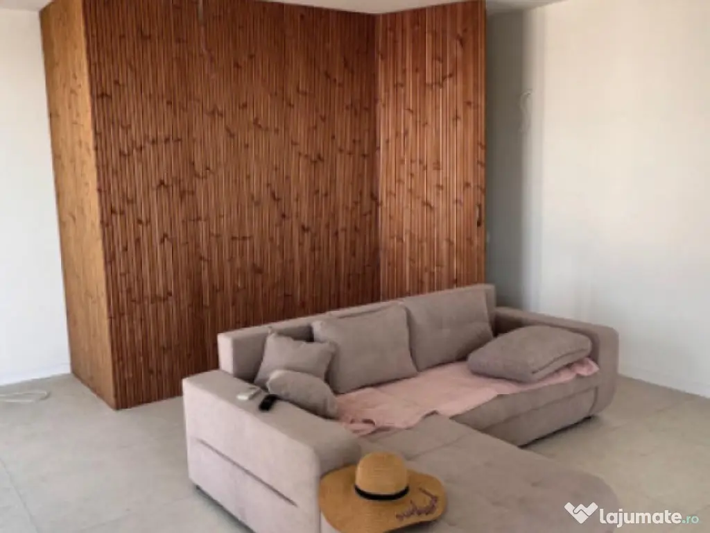 Casă cu piscină, 320 mp, teren 1.120 mp, aproape Mall Ele