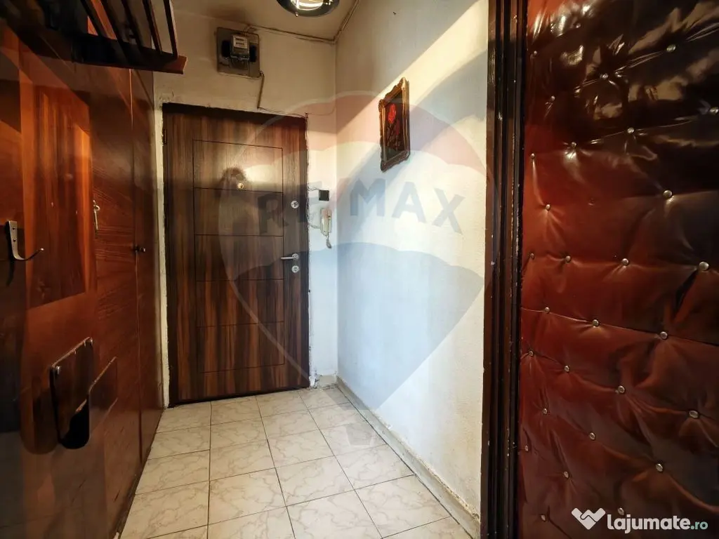 Apartament cu 2 camere nerenovat, de vânzare în zona 1 Mai