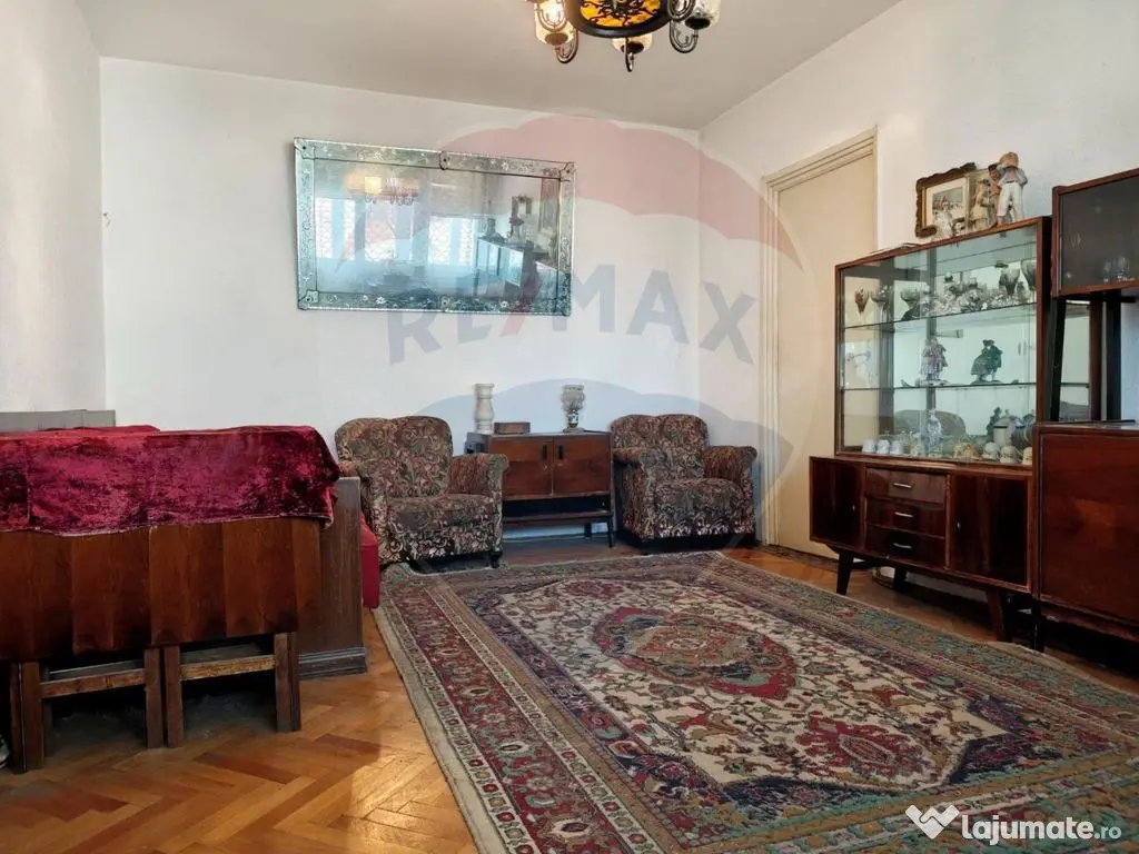 Apartament cu 2 camere nerenovat, de vânzare în zona 1 Mai