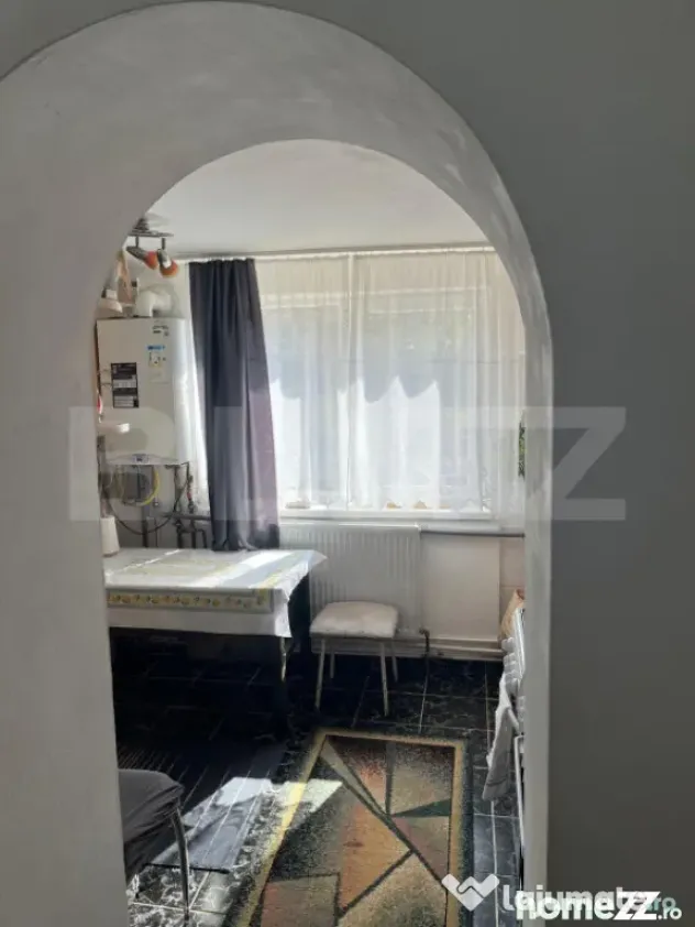 Casa Oradea ultracentrala, cu gard imprejmuire din placi de - Oradea (Bihor)