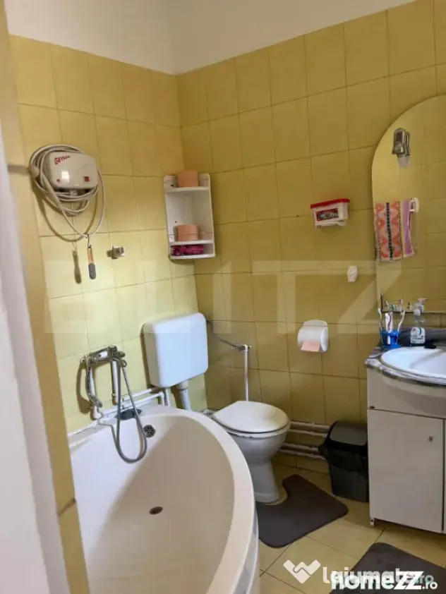 Casa Oradea ultracentrala, cu gard imprejmuire din placi de - Oradea (Bihor)