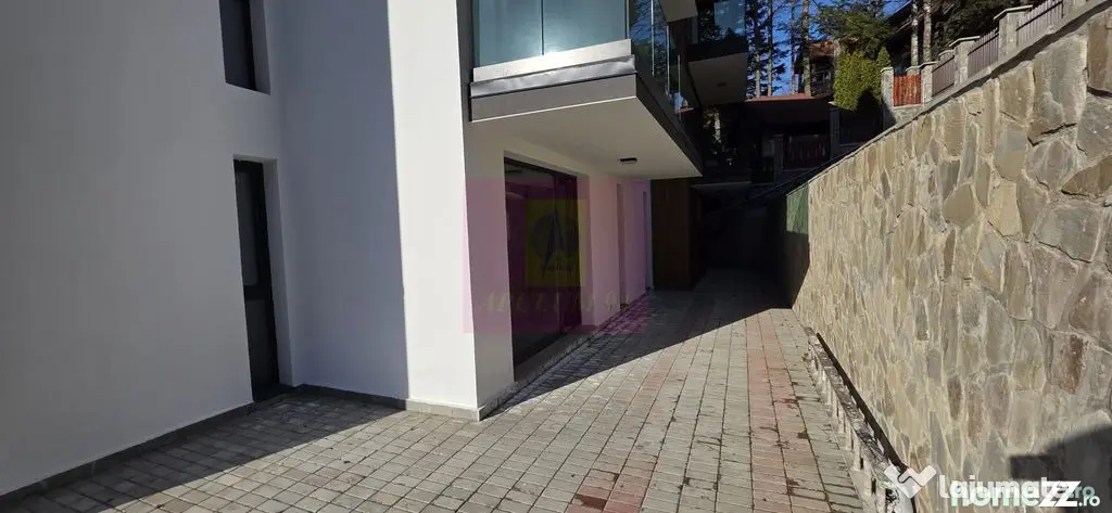 Apartament 3 camere de vânzare la Sinaia - Sinaia (Prahova)