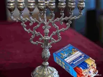 Menóra cu luminari nou