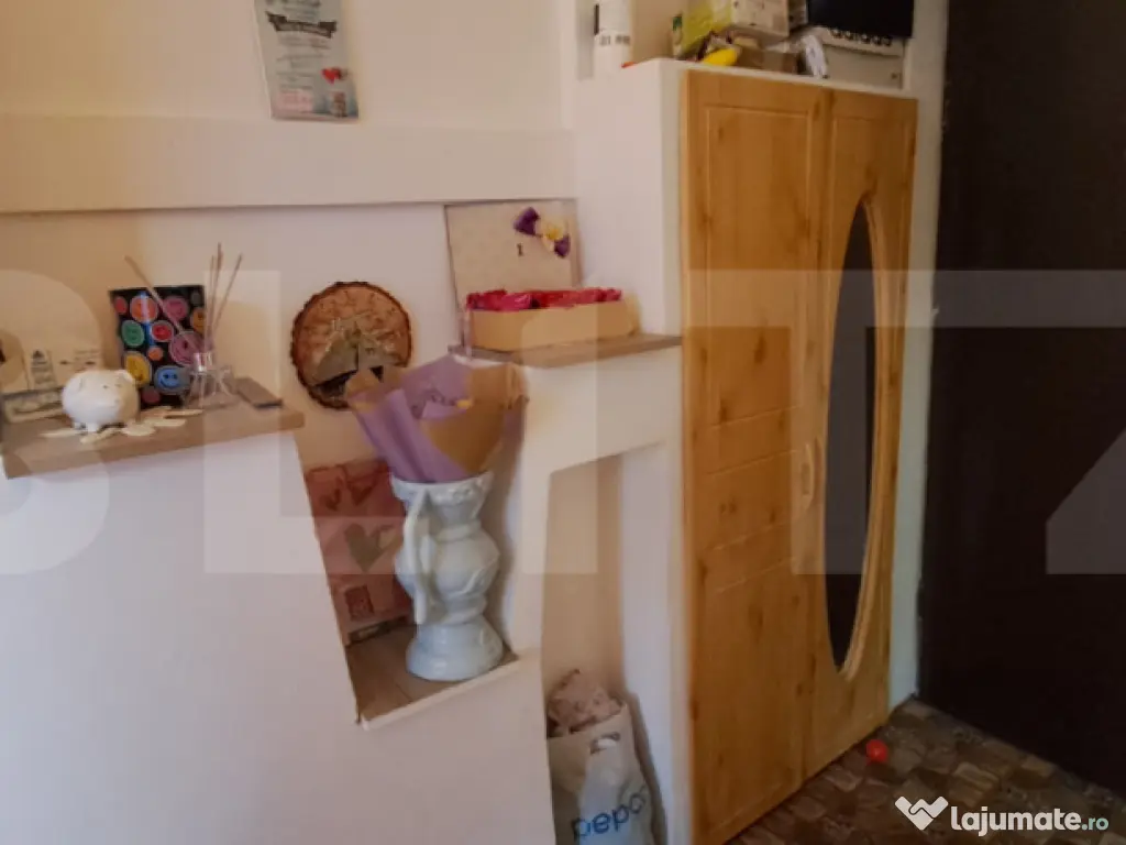 Apartament decomandat, 2 camere, 40 mp, etaj 4, zona Florilo