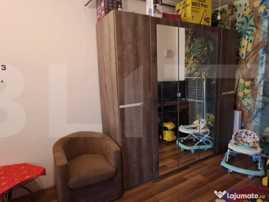 Apartament decomandat, 2 camere, 40 mp, etaj 4, zona Florilo