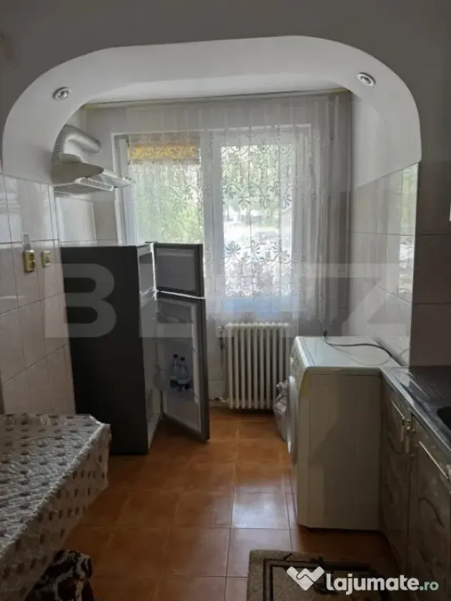 Apartament cu 2 camere, semidecomandat, zona Ultracentrala