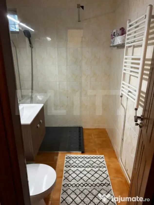 Apartament cu 2 camere, semidecomandat, zona Ultracentrala