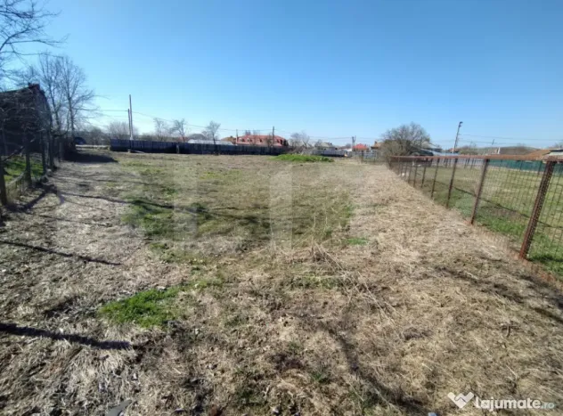 Teren Almăj, 1685 mp, deschidere 40m, cu utilități, 2 lot