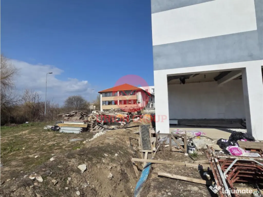 Spatiu Comercial Parter si Curte - in Constructie