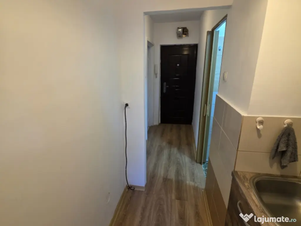 Închiriez garsonieră în zona Blașcovici