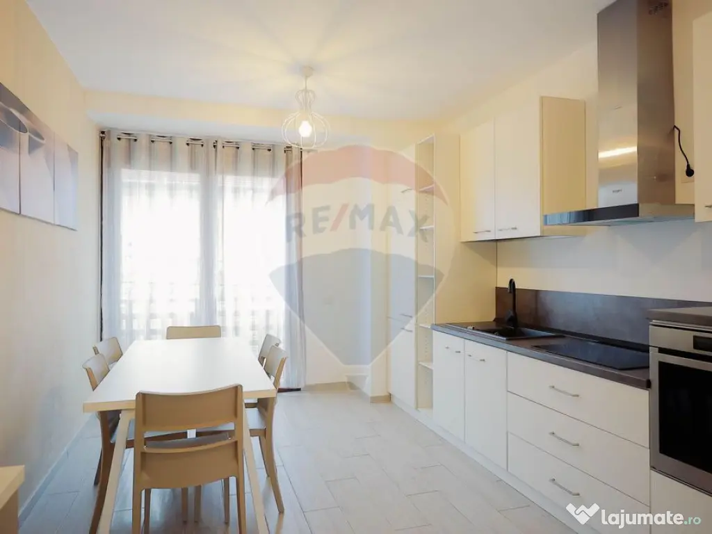 Apartamente 3 camere de închiriat ultracentral, clădire...