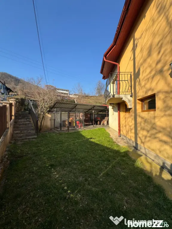 Vilă 336 mp utili, garaj 2 mașini, teren 380 mp, zona Griv