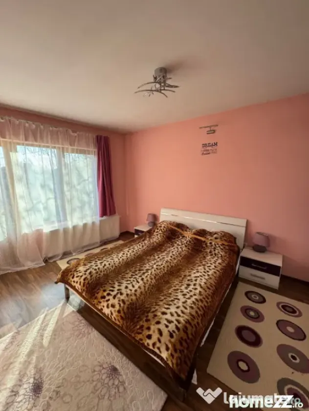 Vilă 336 mp utili, garaj 2 mașini, teren 380 mp, zona Griv