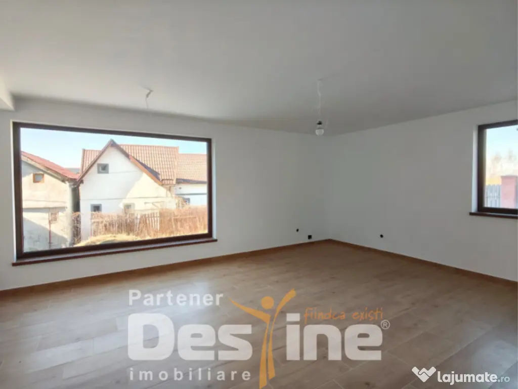 Vilă spațioasă de vânzare în Săcele – zona Bunloc, p