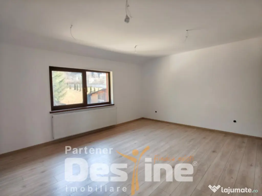 Vilă spațioasă de vânzare în Săcele – zona Bunloc, p