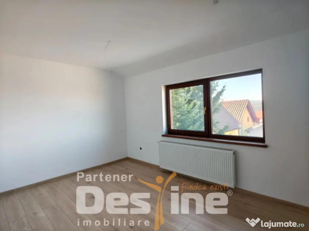 Vilă spațioasă de vânzare în Săcele – zona Bunloc, p