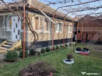 ANSAMBLU 2 CASE ,mobilate gata pentru mutare