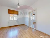 Închiriere casă cu 500 mp curte – ideală pentru familie 