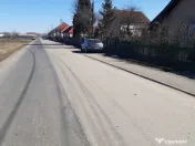 Teren intravilan construibil 2325 utilitati drum asfaltat pozitie buna 